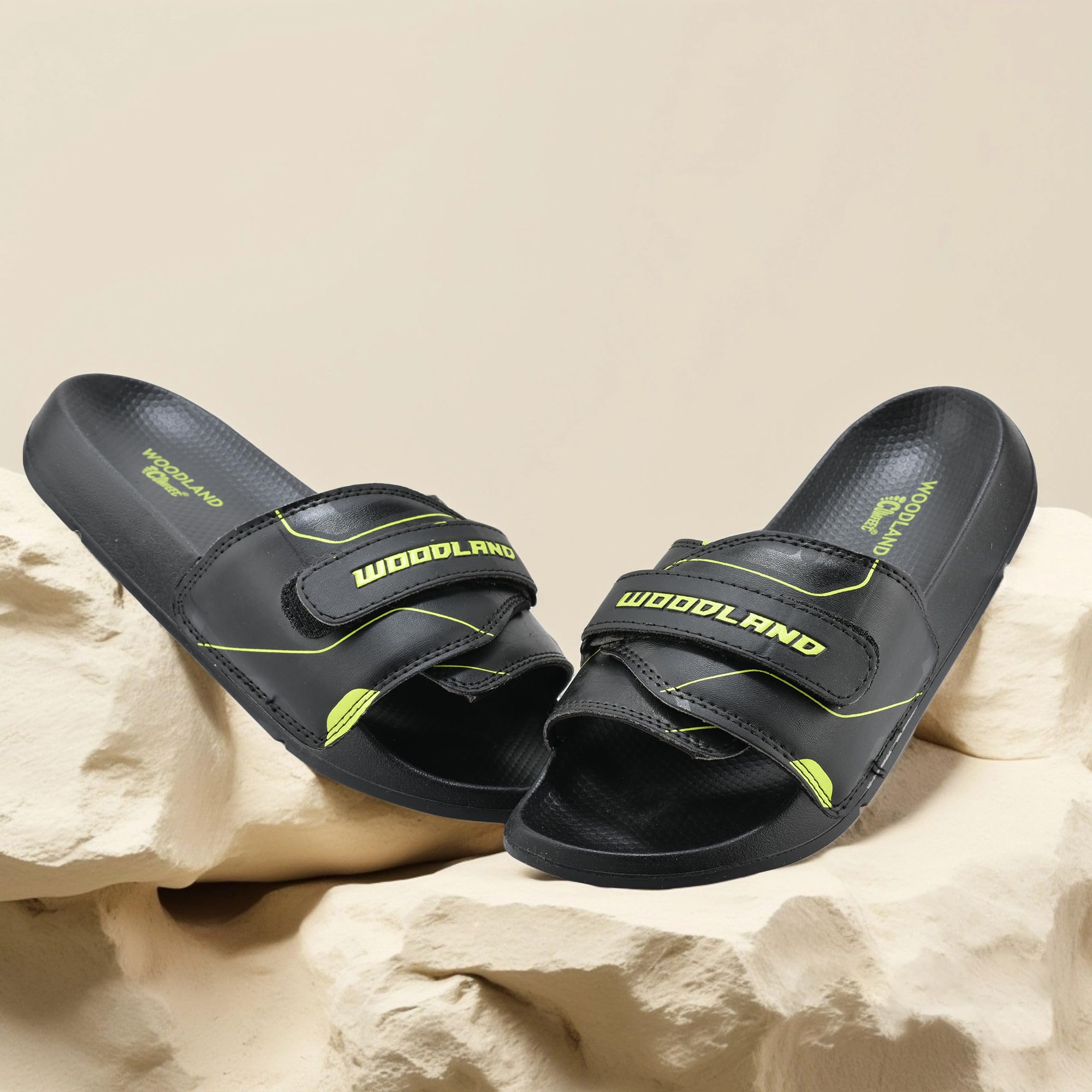 Woodland Men's Black PU Slipper - Image 3