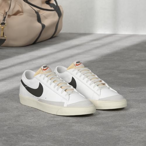 Nike Men's Lace Up Sneaker - Image 3