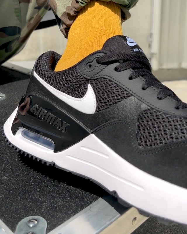 NIKE Men Running Shoes - Image 3
